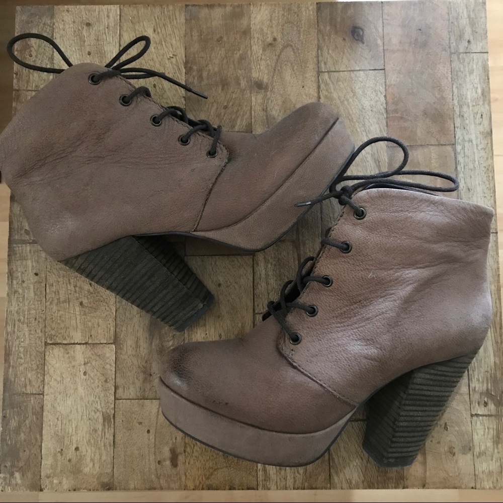 Steve Madden Booty heels